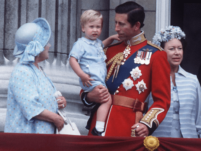 william-enfant-balcon-charles-trooping-parade