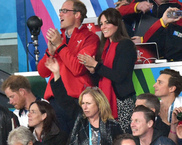 Un pantalon imprimé à la place du skinny en denim