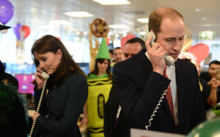 Eux sont sérieux mais ceux de l'arrière-plan se déchainenet