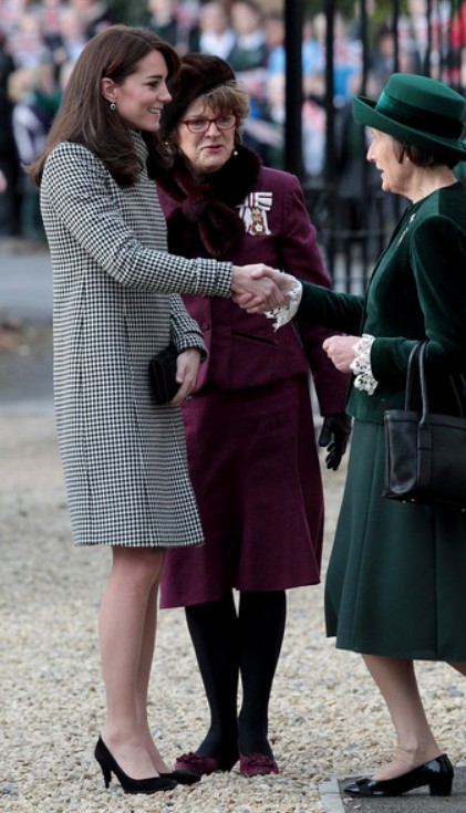 Révérence à la duchesse de Cambridge