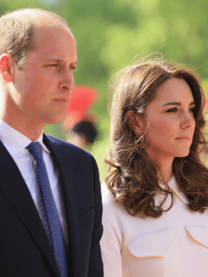 kate-india-gate-hommage-delhi