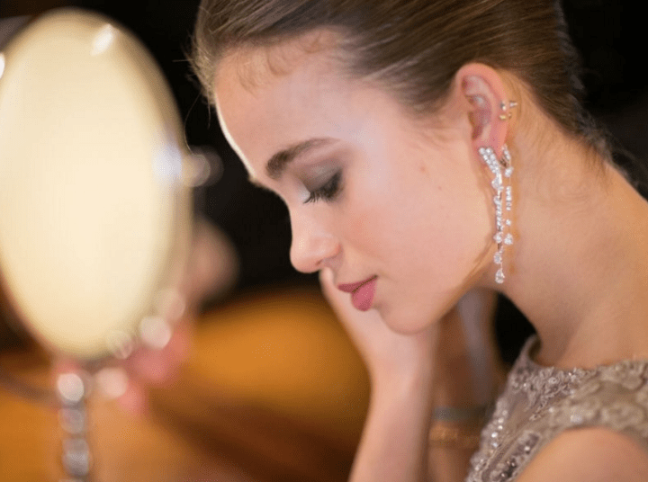 Miroir ö miroir dis-moi que je suis la plus belle