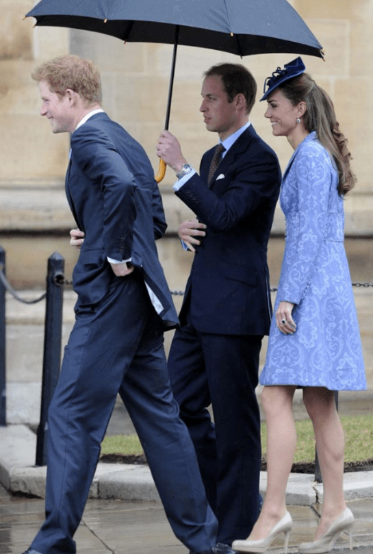 kate-william-harry-parapluie-anniversaire-prince-philip