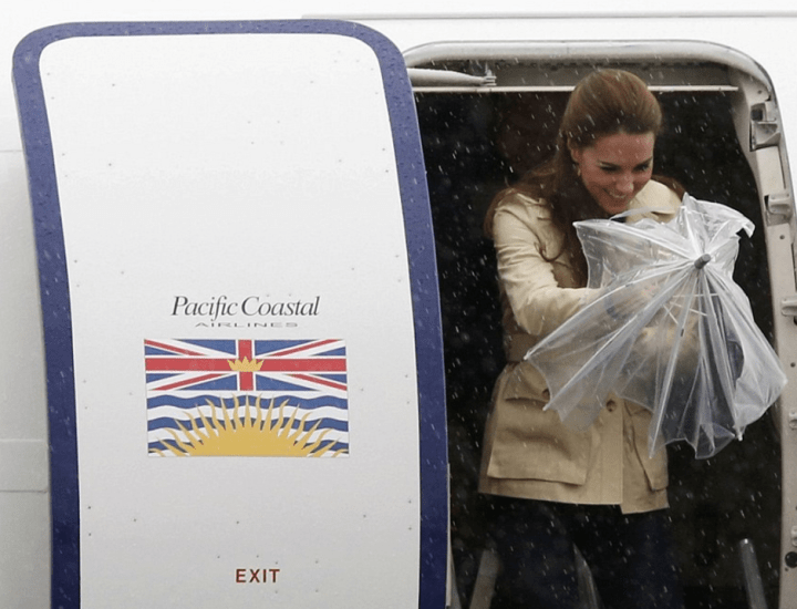 kate-avion-pluie-bella-bella