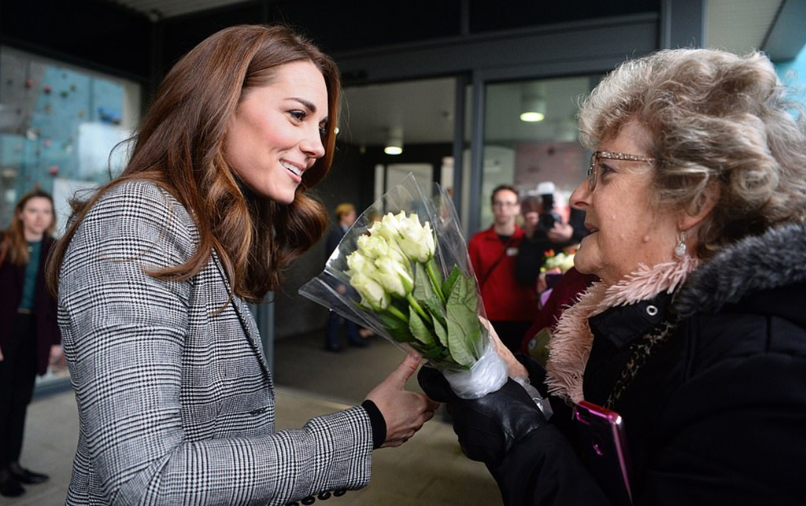 Kate Middleton, the Duchess of Cambridge, attends the Men's Pommel Horse  Apparatus Finals at the North Greenwich Arena during the London 2012 Summer  Olympics in Greenwich, London, UK on August 5, 2012., image size:1170x735