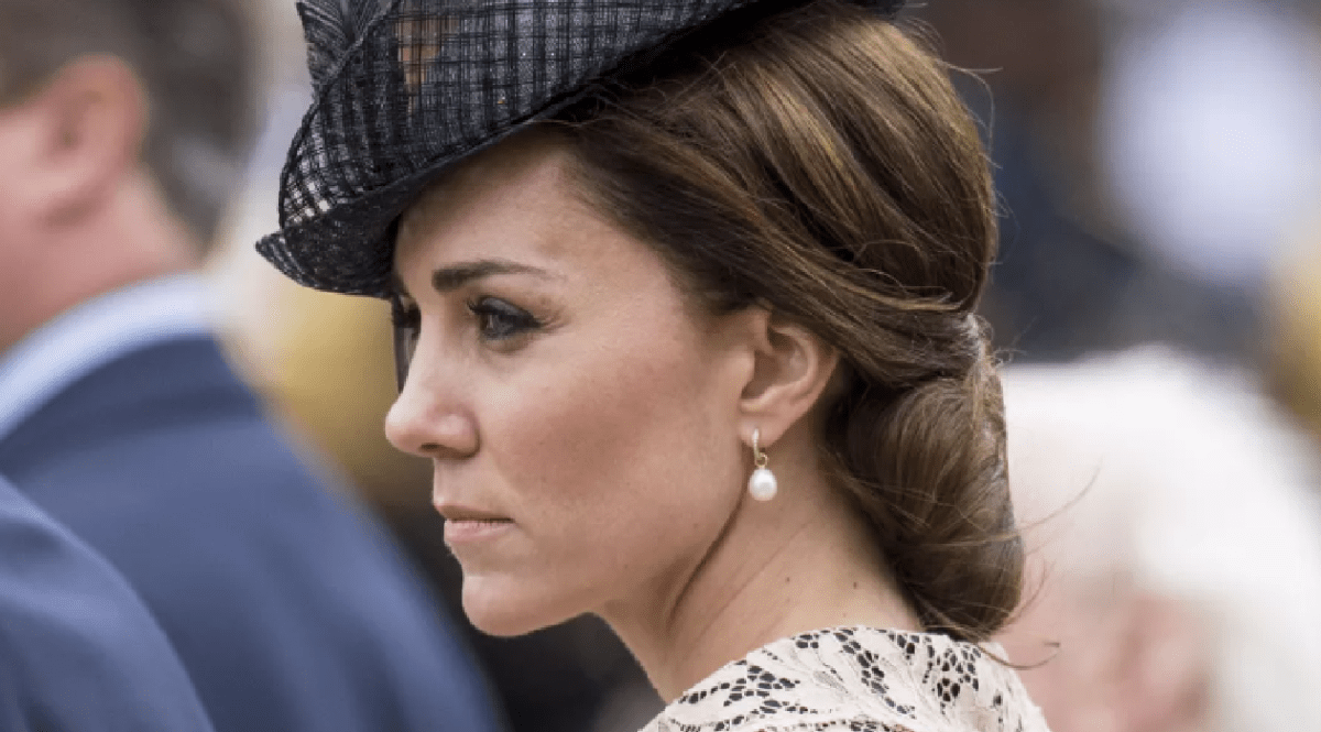 Les boucles d’oreilles de Kate
