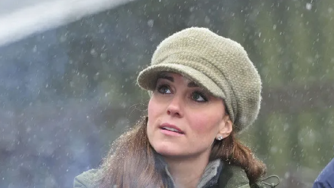 De sortie à Londres Kate remet sa casquette gavroche