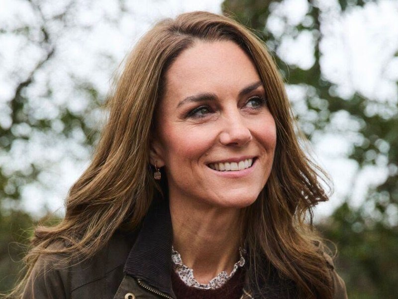 Kate fait une annonce